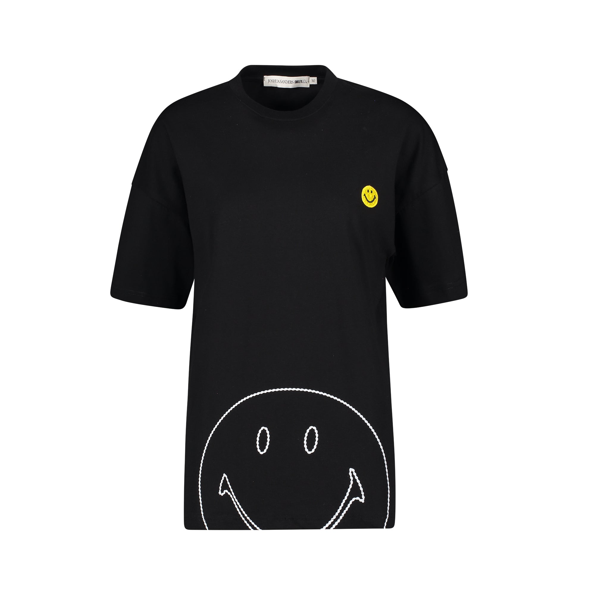 CAMISETA CON LOGOTIPO DELINEADO