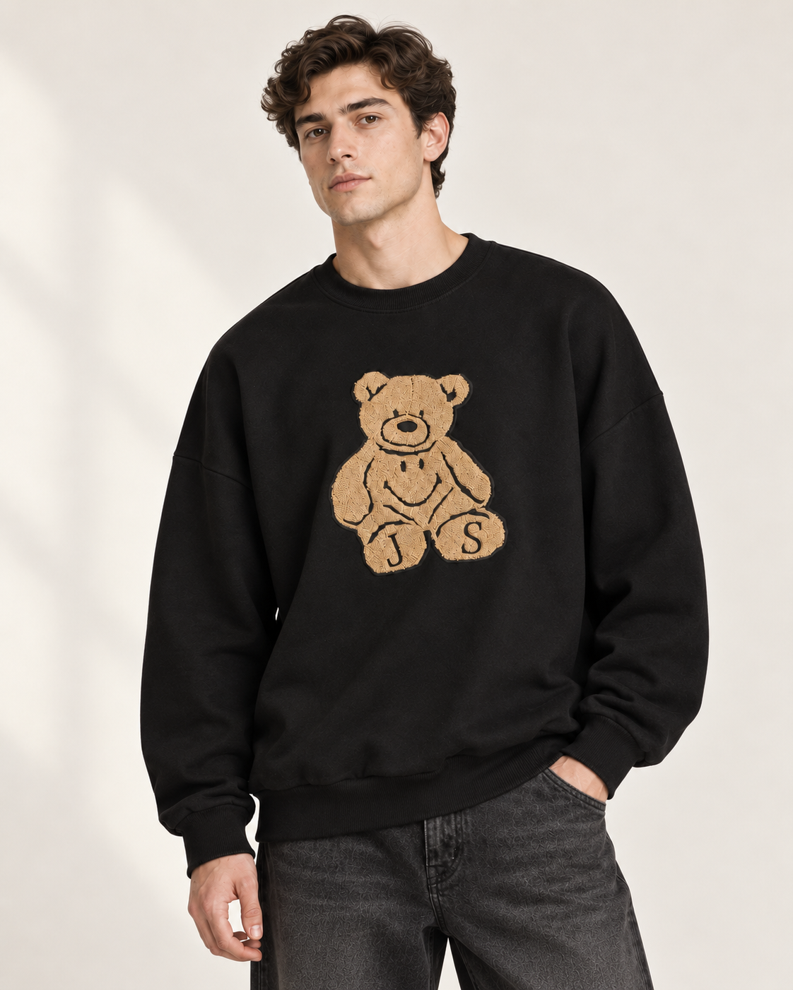 BLACK EMBROIDERY BEAR CREW