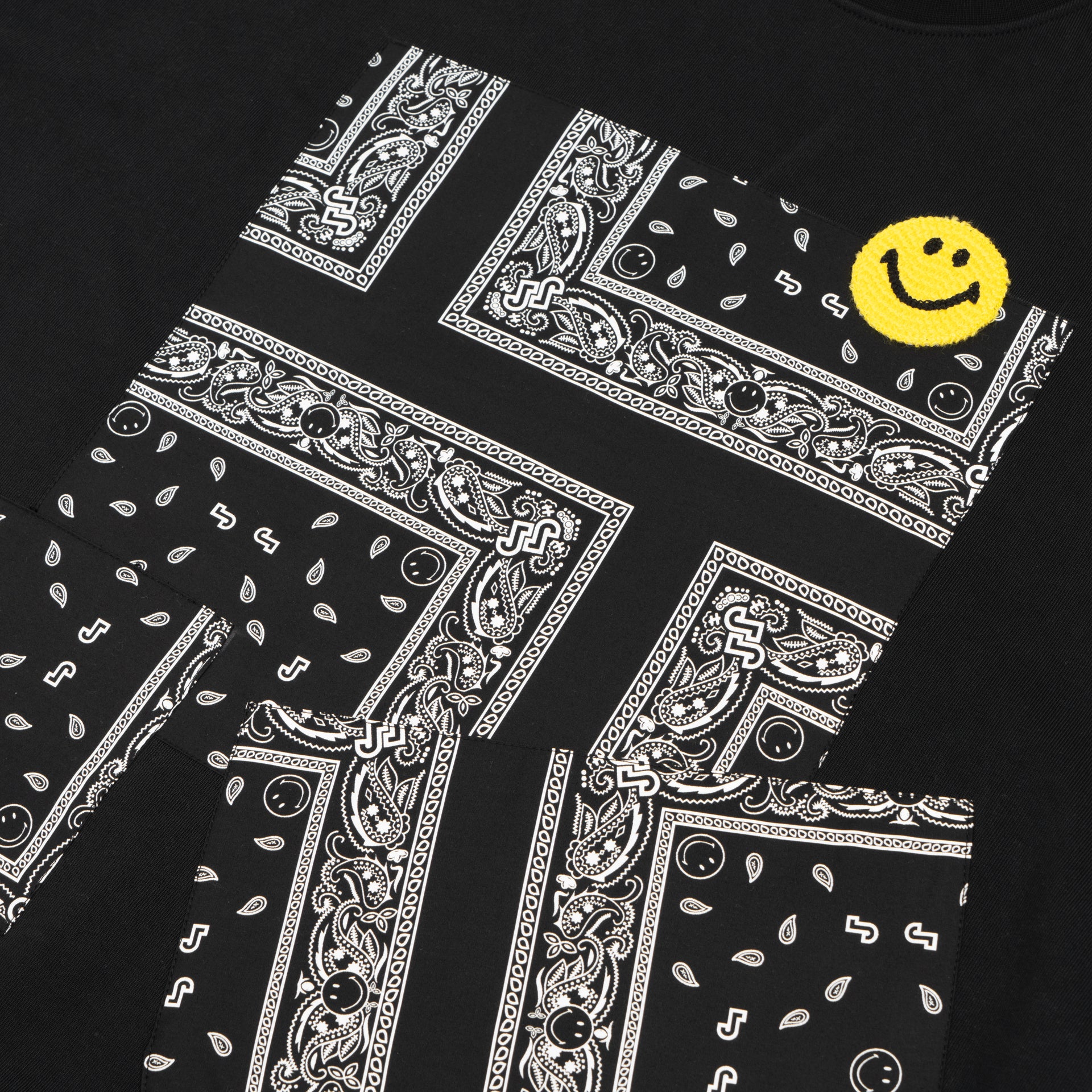 BLACK BANDANA SWEATSHIRT